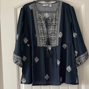 Susan Graver Passport Navy Boho Top Laege Petite